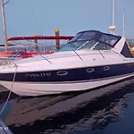 Barco Con Parking Y Duchas Gratuitas Botel Sanxenxo