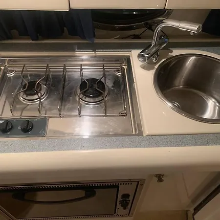船上ホテル Barco Con Parking Y Duchas Gratuitas