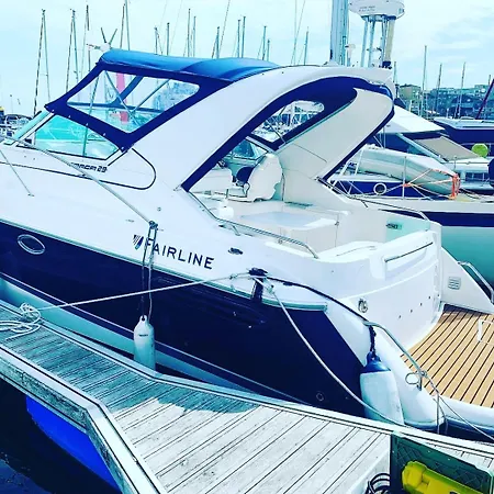 Barco Con Parking Y Duchas Gratuitas Båthotell