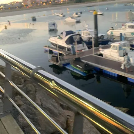 Barco Con Parking Y Duchas Gratuitas بوتيل سانكسينكسو