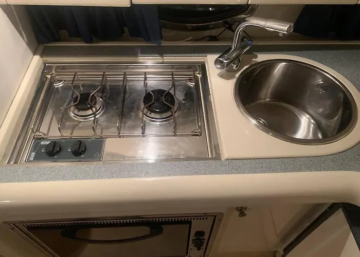 Πλωτό κατάλυμα Barco Con Parking Y Duchas Gratuitas